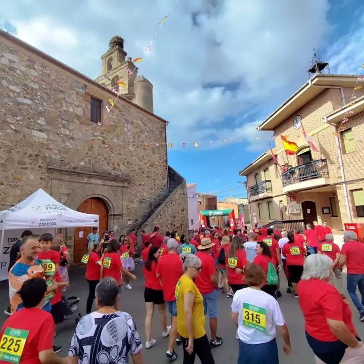 carrera solidaria en Navianos de Valverde