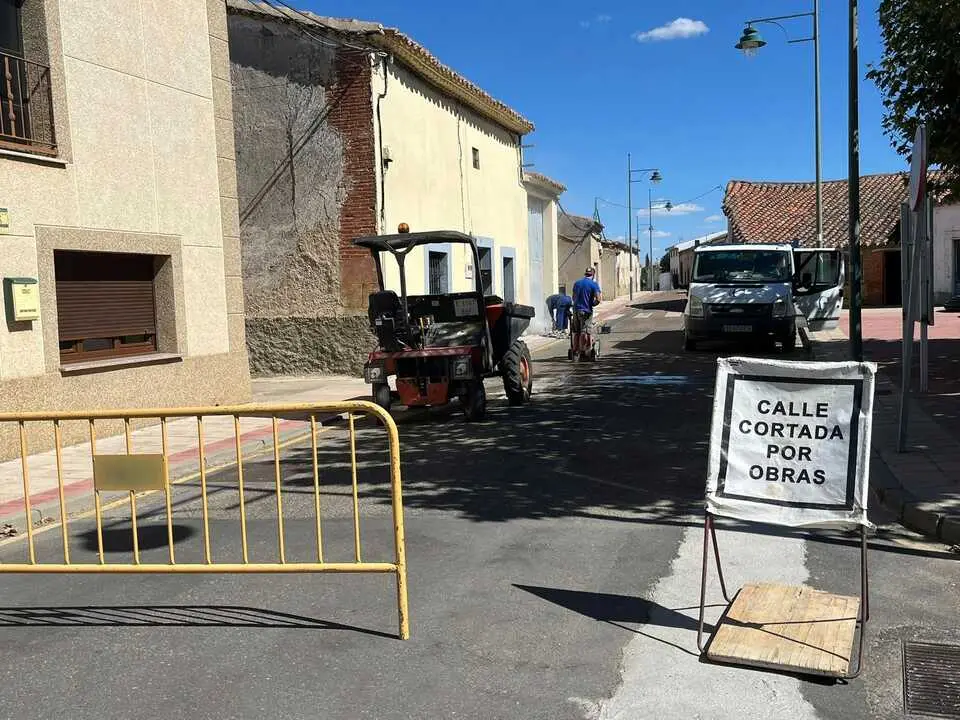 Obras suministro de agua en Villaralbo