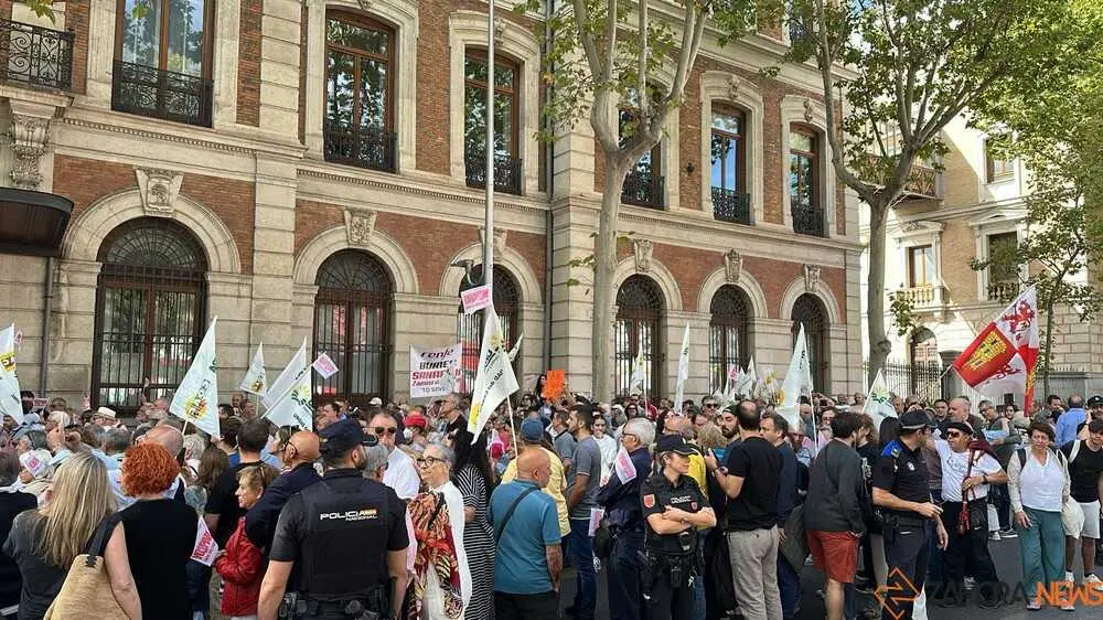 manifestación zamora frente a renfe _12