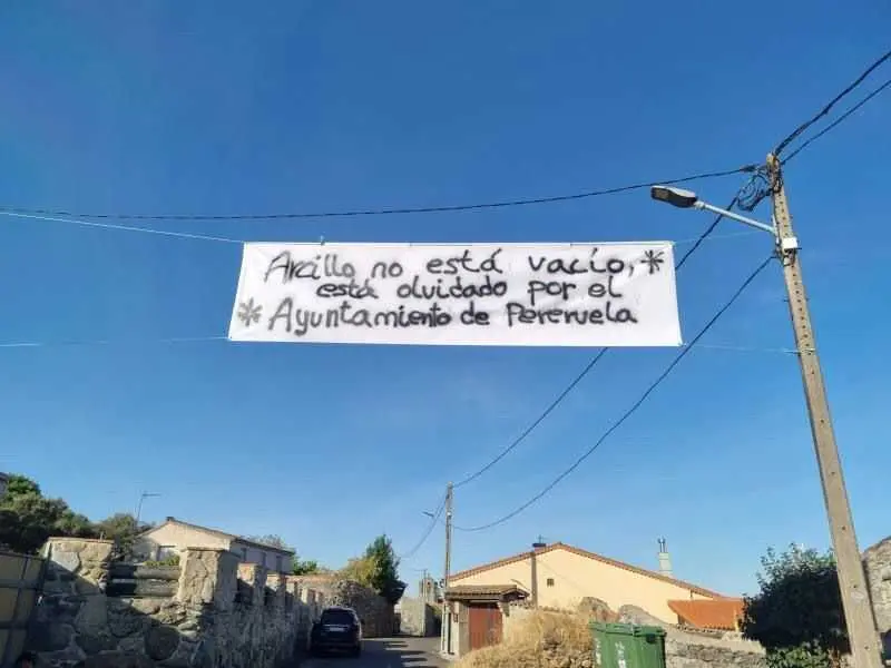 Los vecinos de Arcillos denuncian el abandono por parte el Ayuntamiento