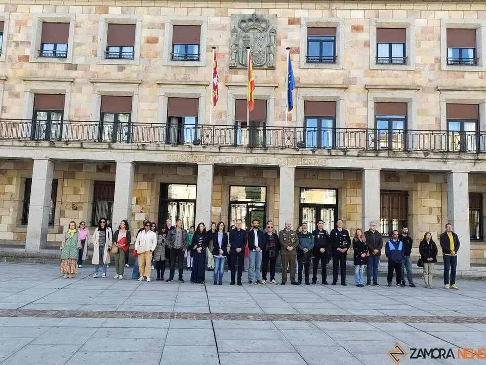 Minuto de silencio por violencia machista Zamora 