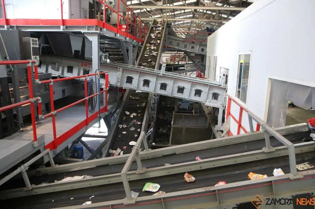 Javier Faúndez y Jose Manuel Jiménez en el Centro de Tratamiento de Residuos de Zamor_12