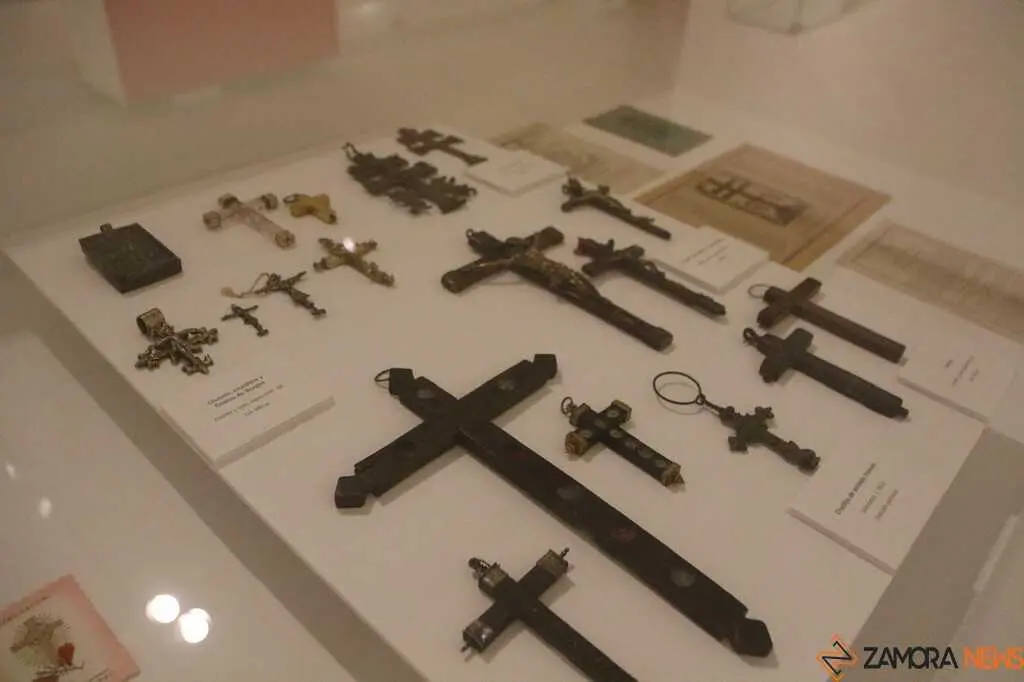 Exposición 'Lo sagrado en lo Cotidiano'_15