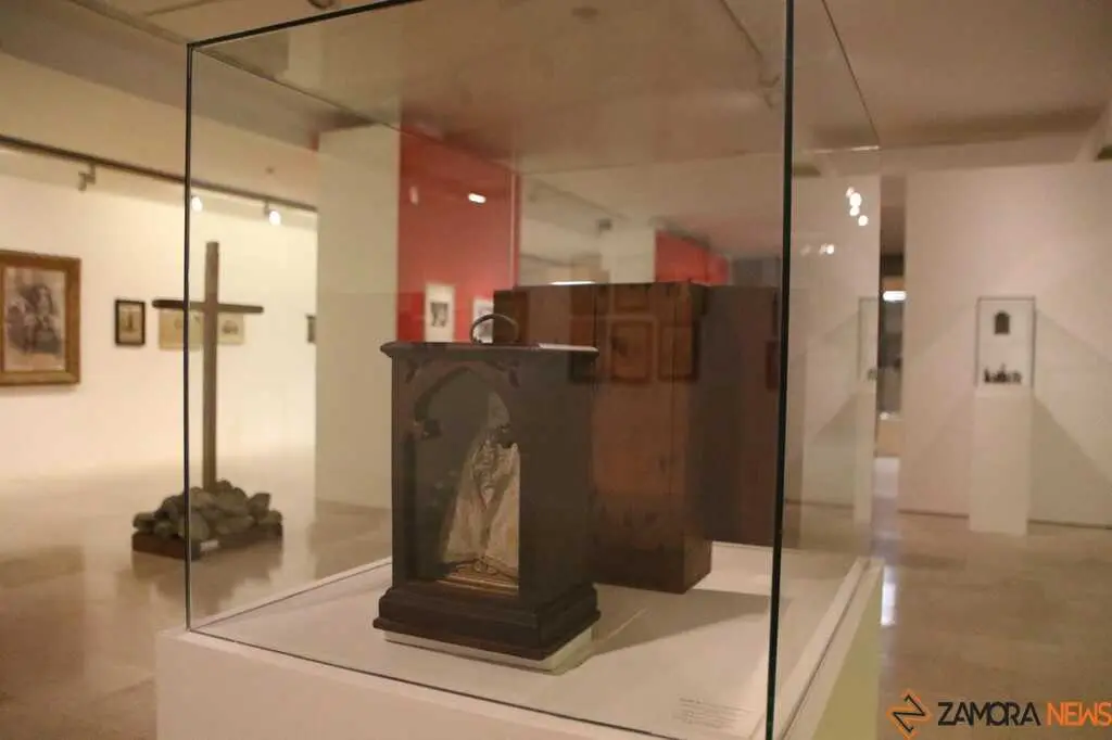 Exposición 'Lo sagrado en lo Cotidiano'_16