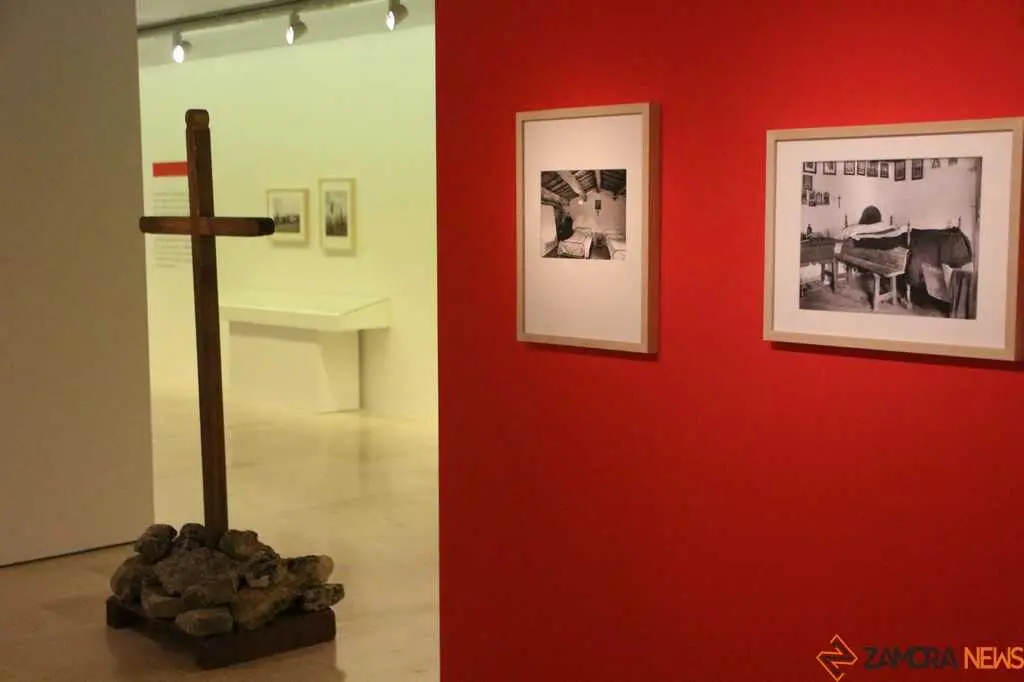 Exposición 'Lo sagrado en lo Cotidiano'_20