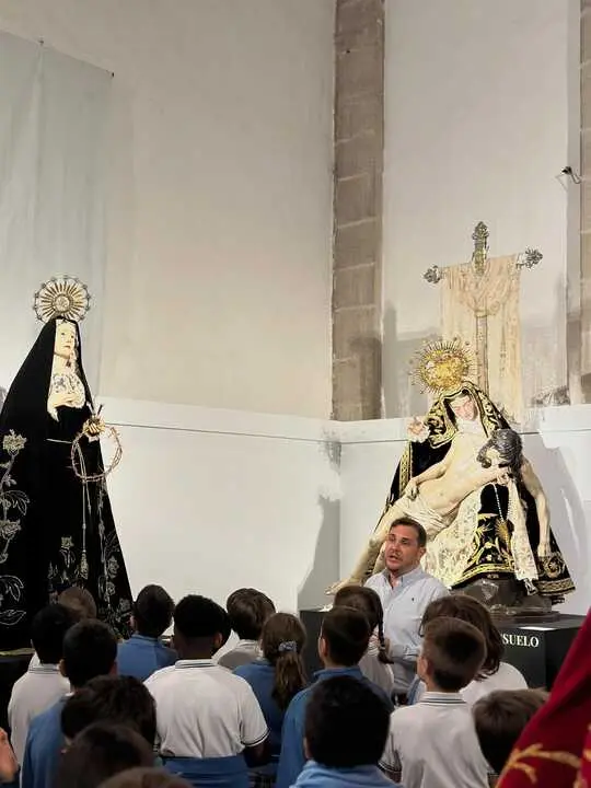 Visita alumnos Medalla Milagrosa Palacio de la Encarnación y exposición de Ramón Álvarez (2)