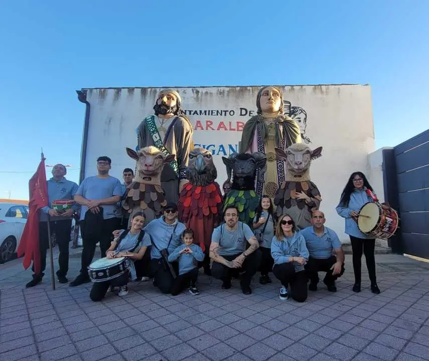 Grupo de Gigantes y Cabezudos Villaralbo