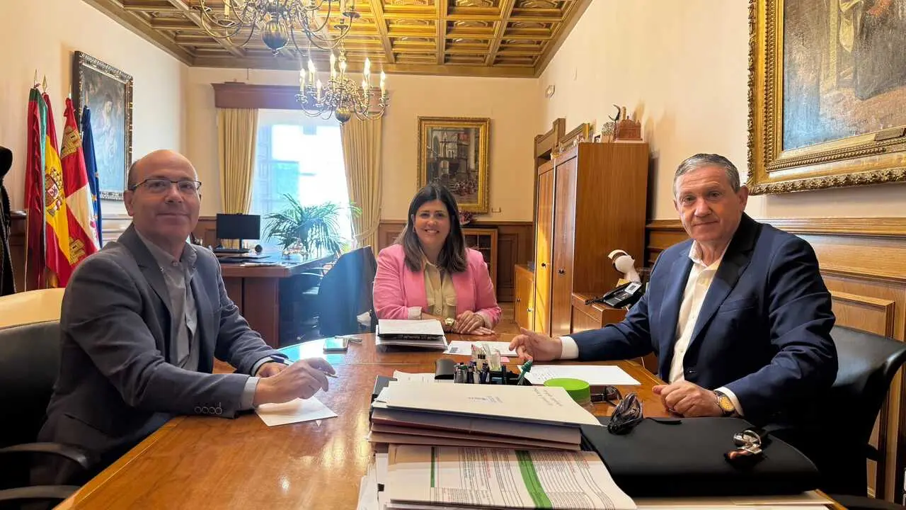 Javier Faúndez se reune con los alcaldes de la provincia de Zamora