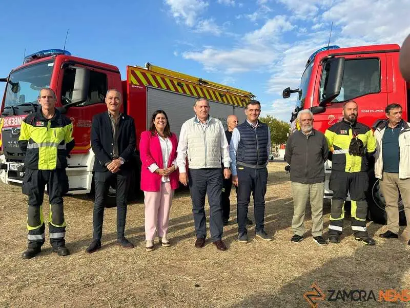 entrega camión de bomberos de la Diputación de Zamora
