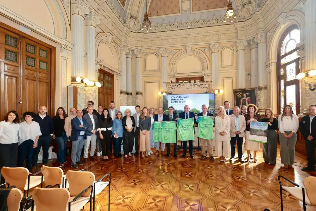 2025-10-9.- Foto de familia XIV Valladolid en Marcha