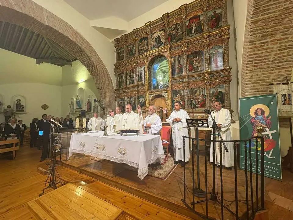 Misa Jubilar en Pajares de la Lampreana - imagen de redes