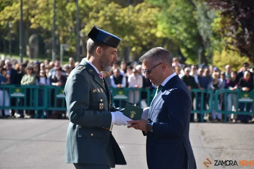 Condecoraciones Día de la Guardia Civil en Zamora _13