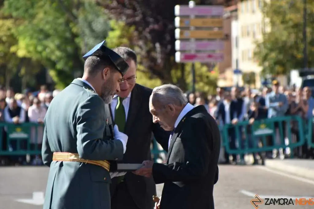 Condecoraciones Día de la Guardia Civil en Zamora _17