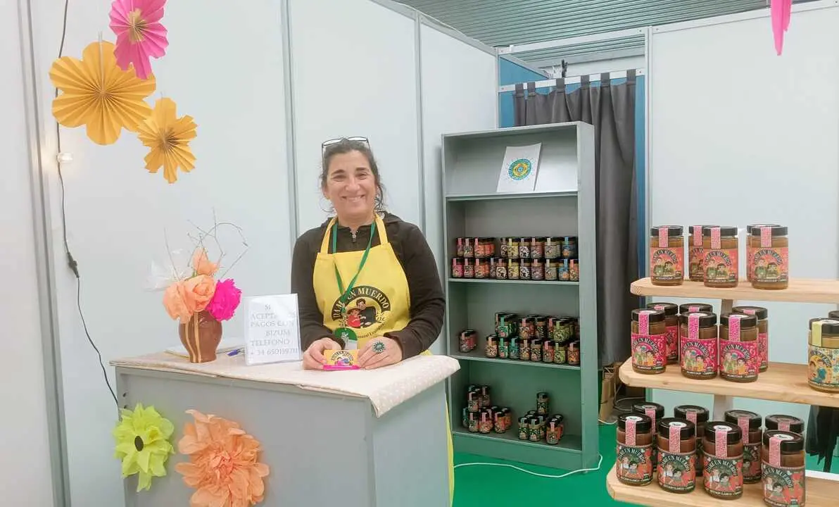 Sonia Hernández en su puesto en Ecocultura