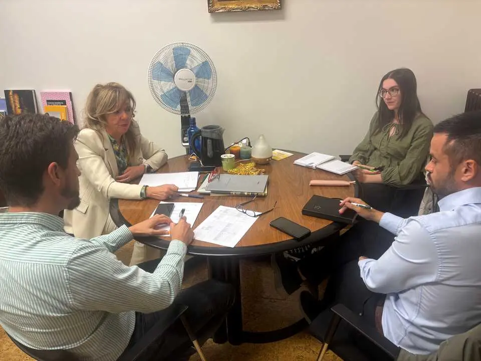 Un instante de la reunión entre el Servicio de Fondos Europeos y Emprendimiento y la UNED en la Diputación Provincial de Zamora.