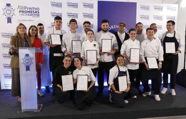 Jurado y finalistas de la anterior edición, XIII Premio Promesas de la alta cocina de Le Cordon Bleu Madrid.