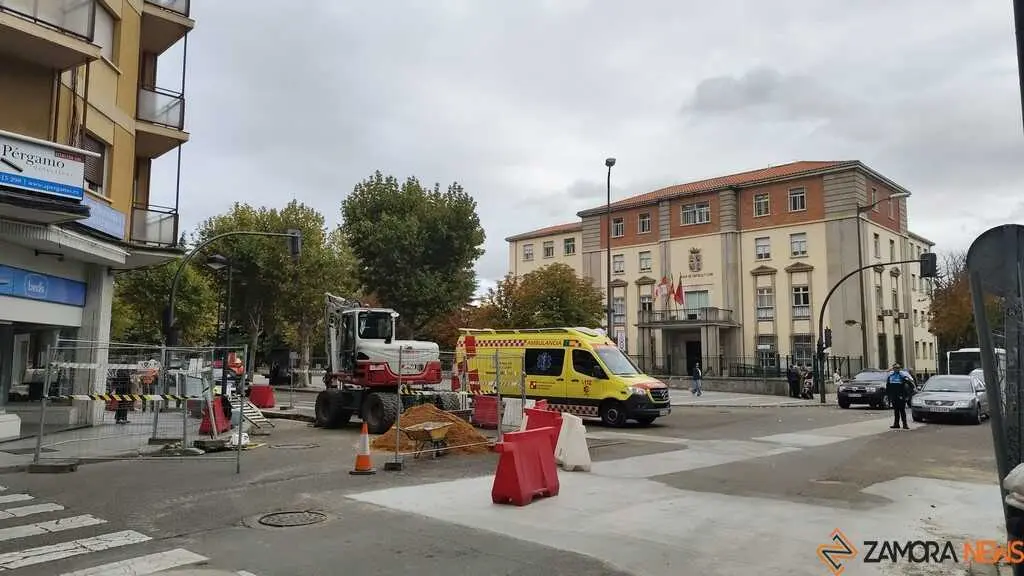 ambulancia en la Avenida Requejo de Zamora 
