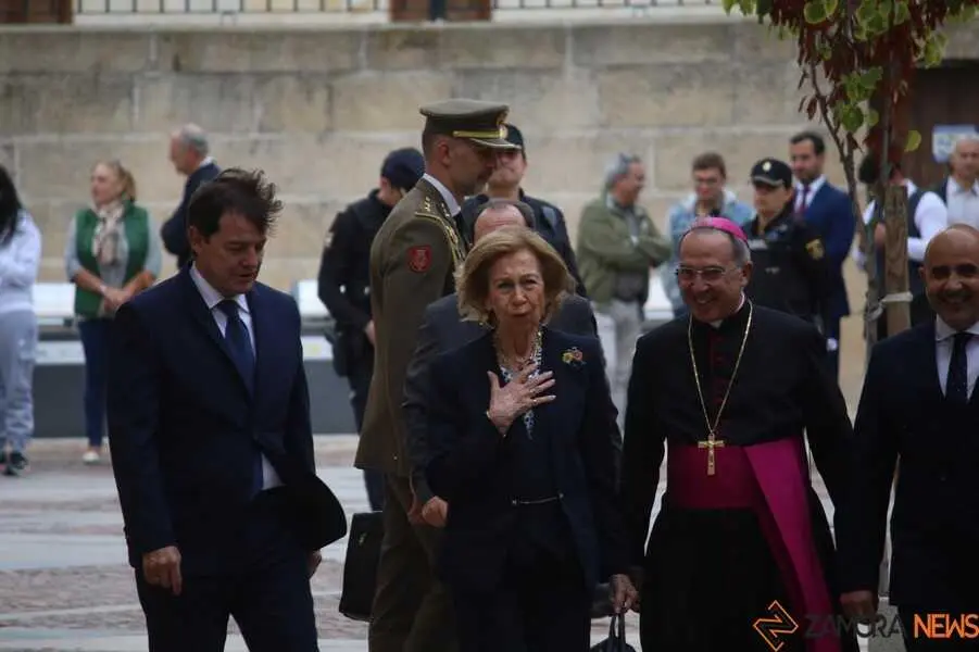 La Reina Doña Sofía en Zamora _17