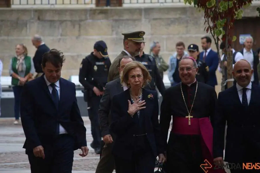 La Reina Doña Sofía en Zamora _18