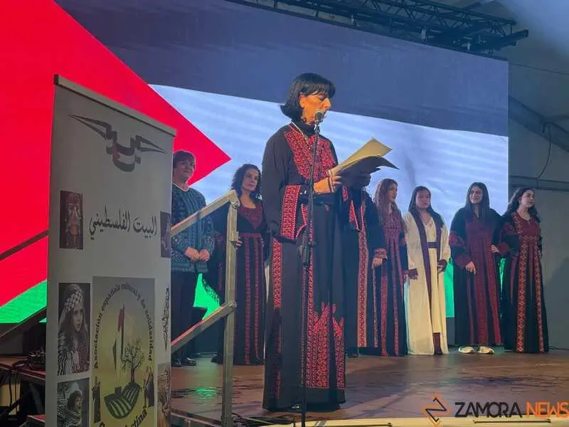 desfile trajes tradicionales de Palestina _4