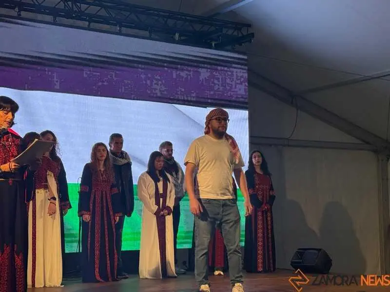 desfile trajes tradicionales de Palestina _9
