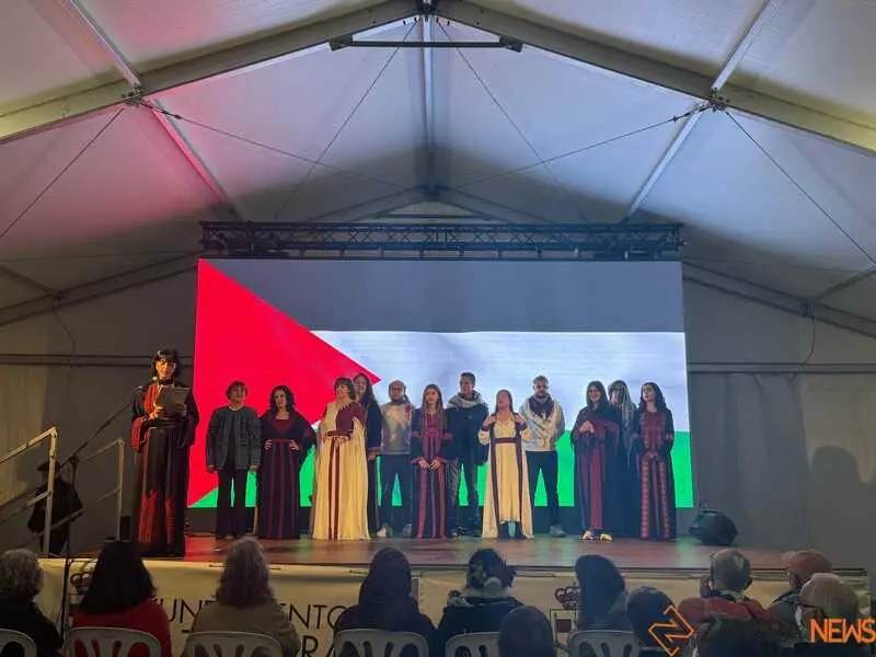 desfile trajes tradicionales de Palestina _10
