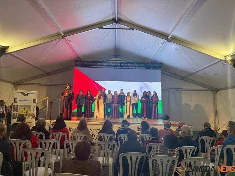 desfile trajes tradicionales de Palestina _12
