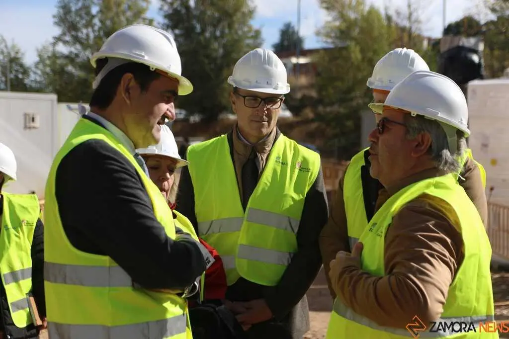 Quiñones visita obras de viviendas en Zamora _5