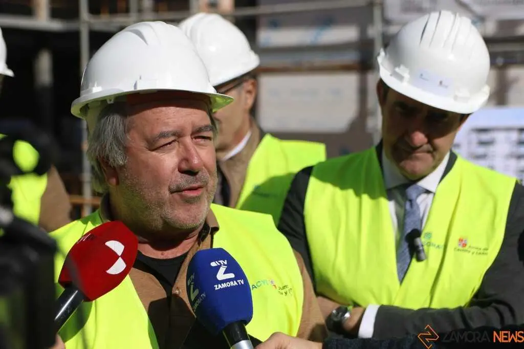 Quiñones visita obras de viviendas en Zamora _6