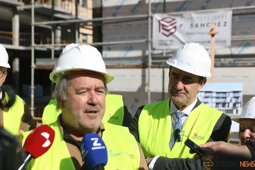 Quiñones visita obras de viviendas en Zamora _7