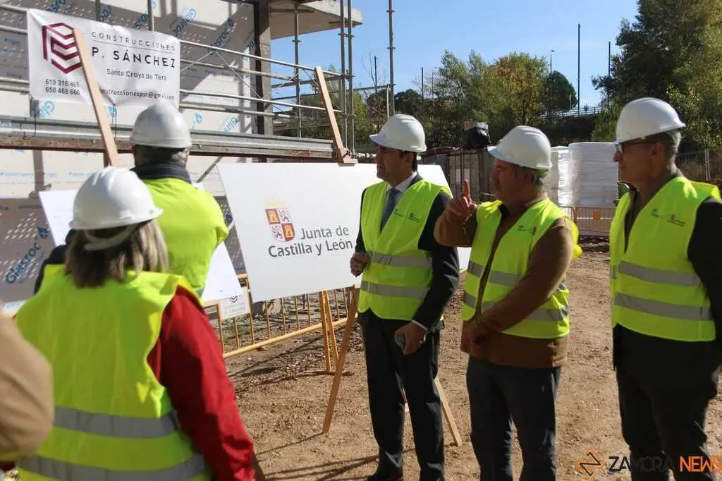 Quiñones visita obras de viviendas en Zamora _10