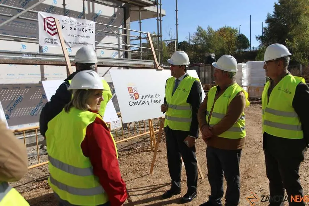 Quiñones visita obras de viviendas en Zamora _14