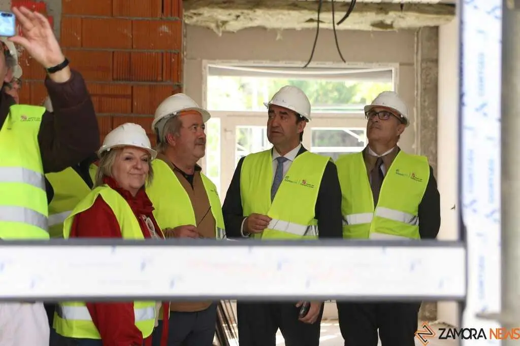 Quiñones visita obras de viviendas en Zamora _16