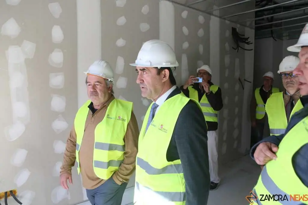 Quiñones visita obras de viviendas en Zamora _18