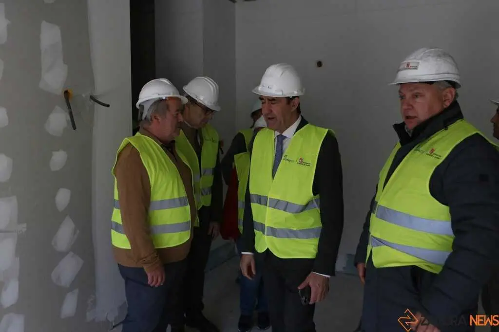 Quiñones visita obras de viviendas en Zamora _19