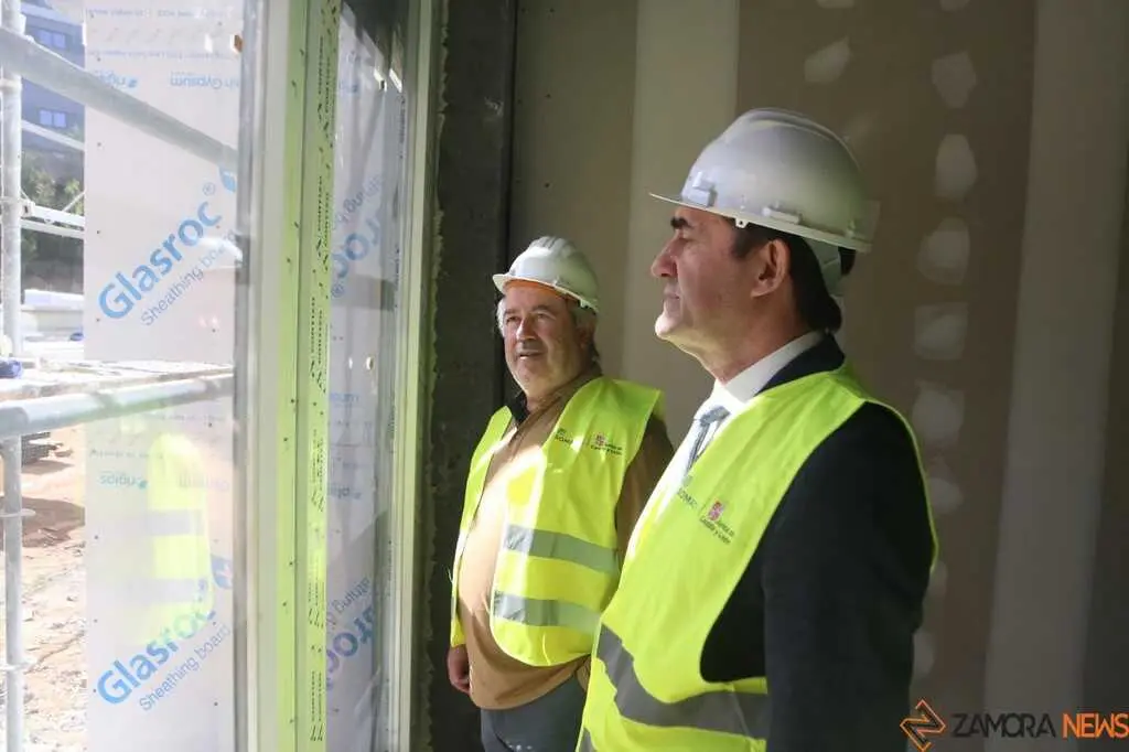 Quiñones visita obras de viviendas en Zamora _21
