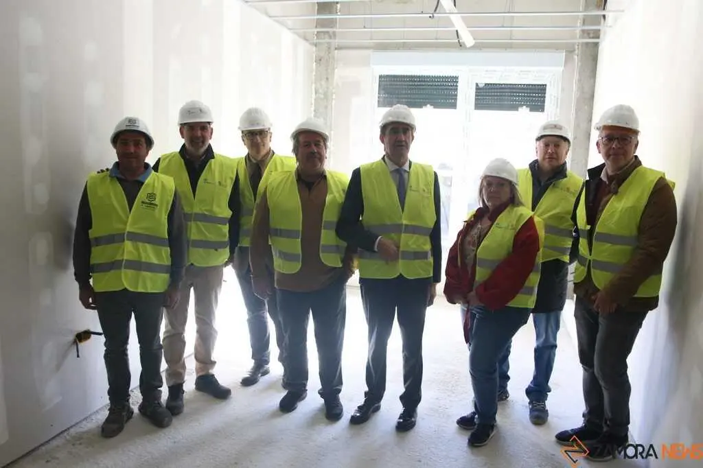 Quiñones visita obras de viviendas en Zamora _24