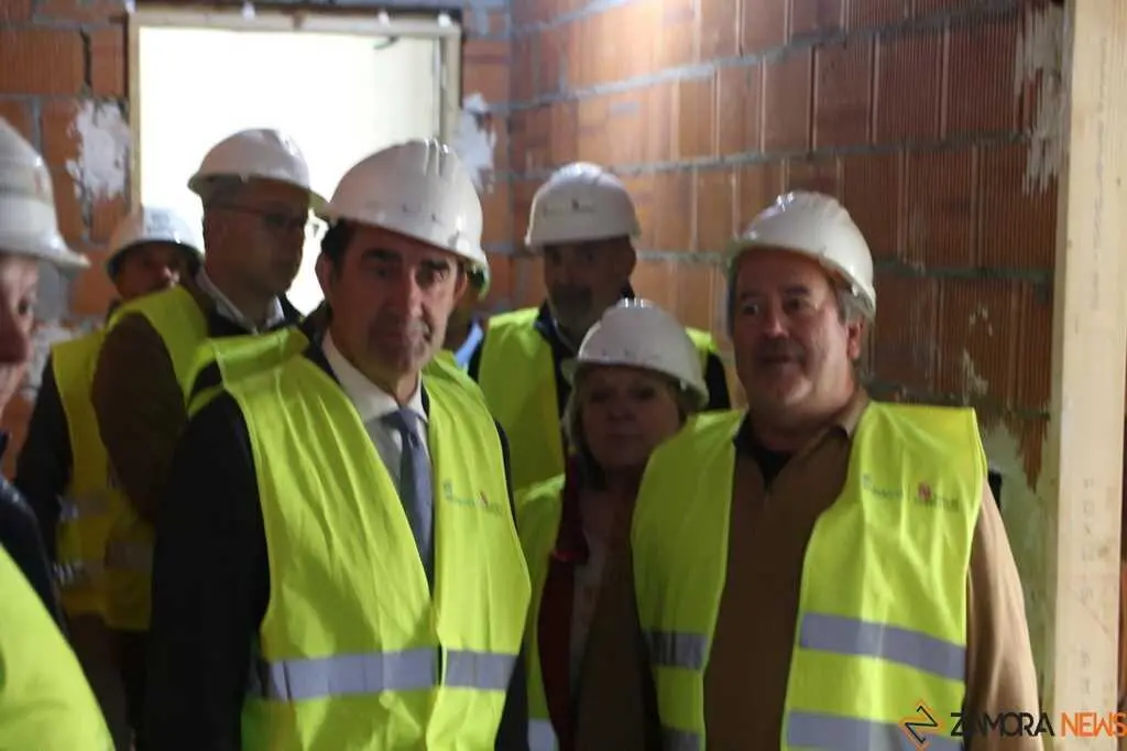Quiñones visita obras de viviendas en Zamora _27