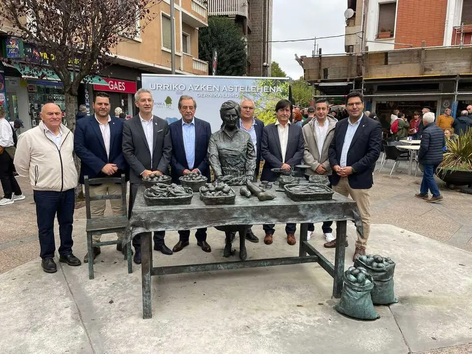 Toro presente en el  Primer Lunes de Octubre de Gernika-Lumo