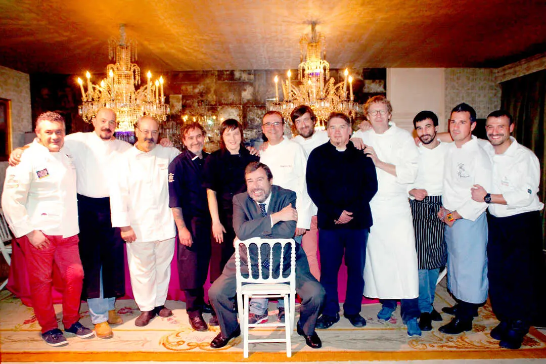 Chefs participantes en la Cena de los Doce junto a Pepe Villarrubia
