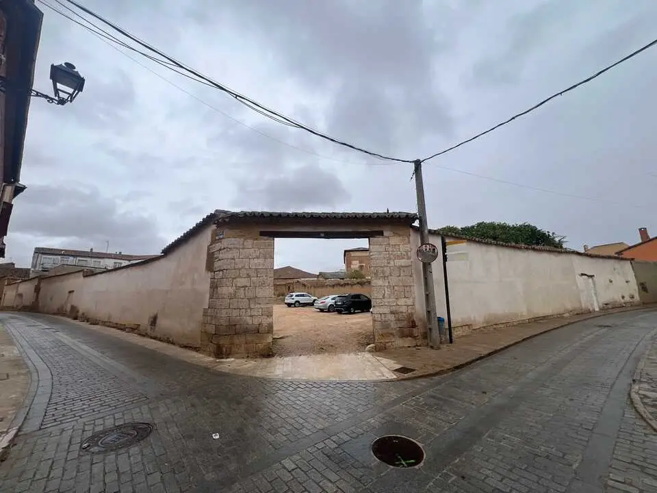 Solar de Toro destiando a la construcción de viviendas para jóvenes