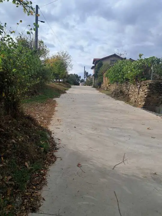 Calle de San Vitero asfaltada sin pavimentación