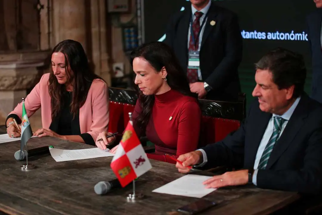 Firma manifiesto Congreso Economía Plateada