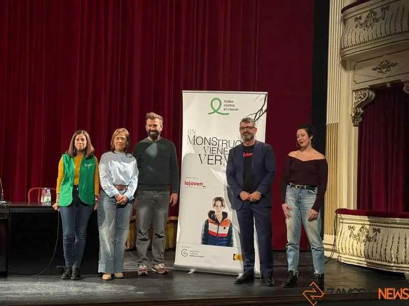 presentación un monstruo viene a verme 