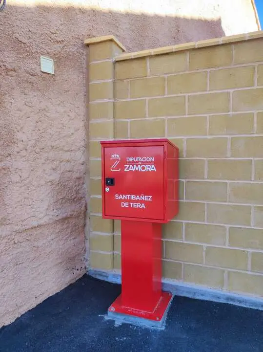 Equipo contraincendios en Santibáñez de Tera