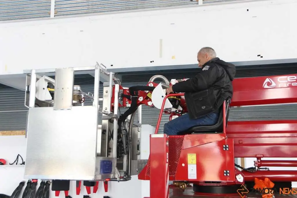 Nuevos vehículos servicio provincial de bomberos de Zamora _13