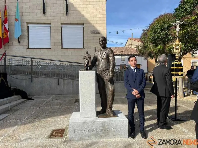 Coreses inaugura la estatua de hijo predilecto, Ramón Álvarez_2
