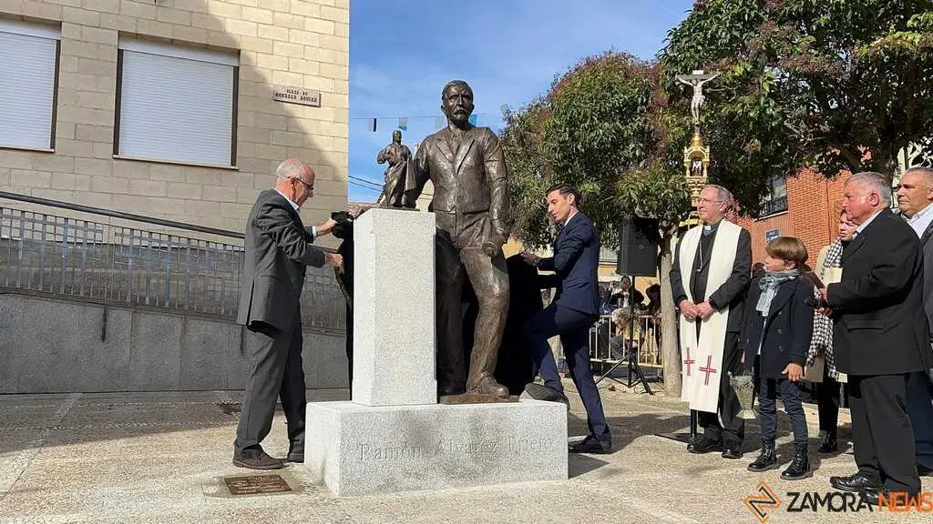 Coreses inaugura la estatua de hijo predilecto, Ramón Álvarez_21