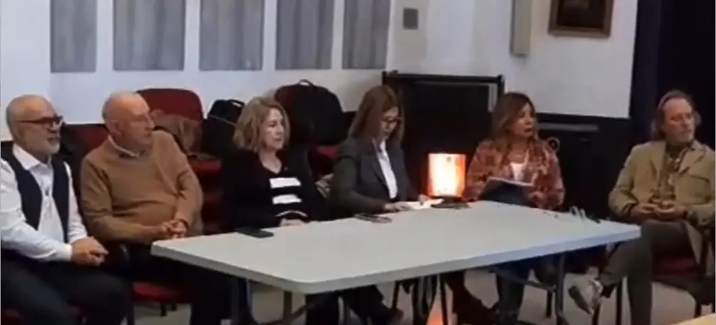 A la derecha,  Rocío Ferrero y Jesús Losada