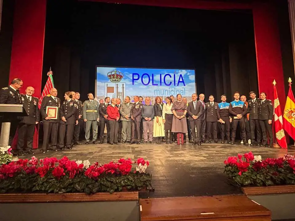 Foto de Familia en el Día de la Policía Municipal. Fotos Marcos Vicente